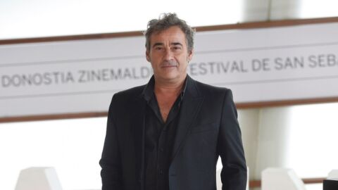 Eduard Fern&aacute;ndez, Concha de Plata al mejor actor por su papel de Francisco Paesa en 'El Hombre de las Mil Caras'