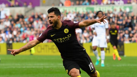 El Kun Ag&uuml;ero celebra su gol ante el Swansea