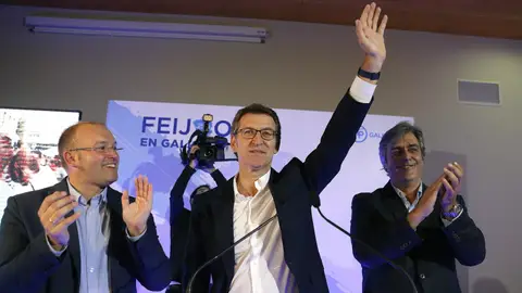 Alberto Núñez Feijóo, vencedor de las elecciones gallegas de 2012 Alberto Núñez Feijóo, vencedor de las elecciones gallegas de 2012
