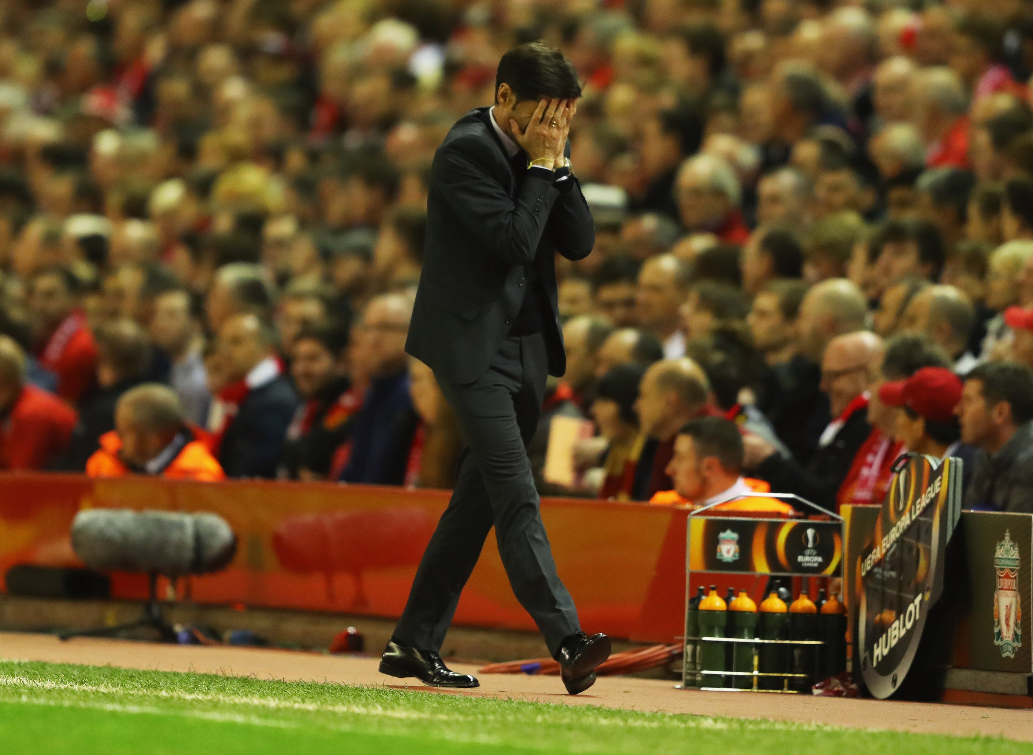 Marcelino: “Zaza tiene una rotura parcial del menisco externo de la rodilla, en cualquier momento tiene que pasar por quirófano" Marcelino: “Zaza tiene una rotura parcial del menisco externo de la rodilla, en cualquier momento tiene que pasar por quirófano"