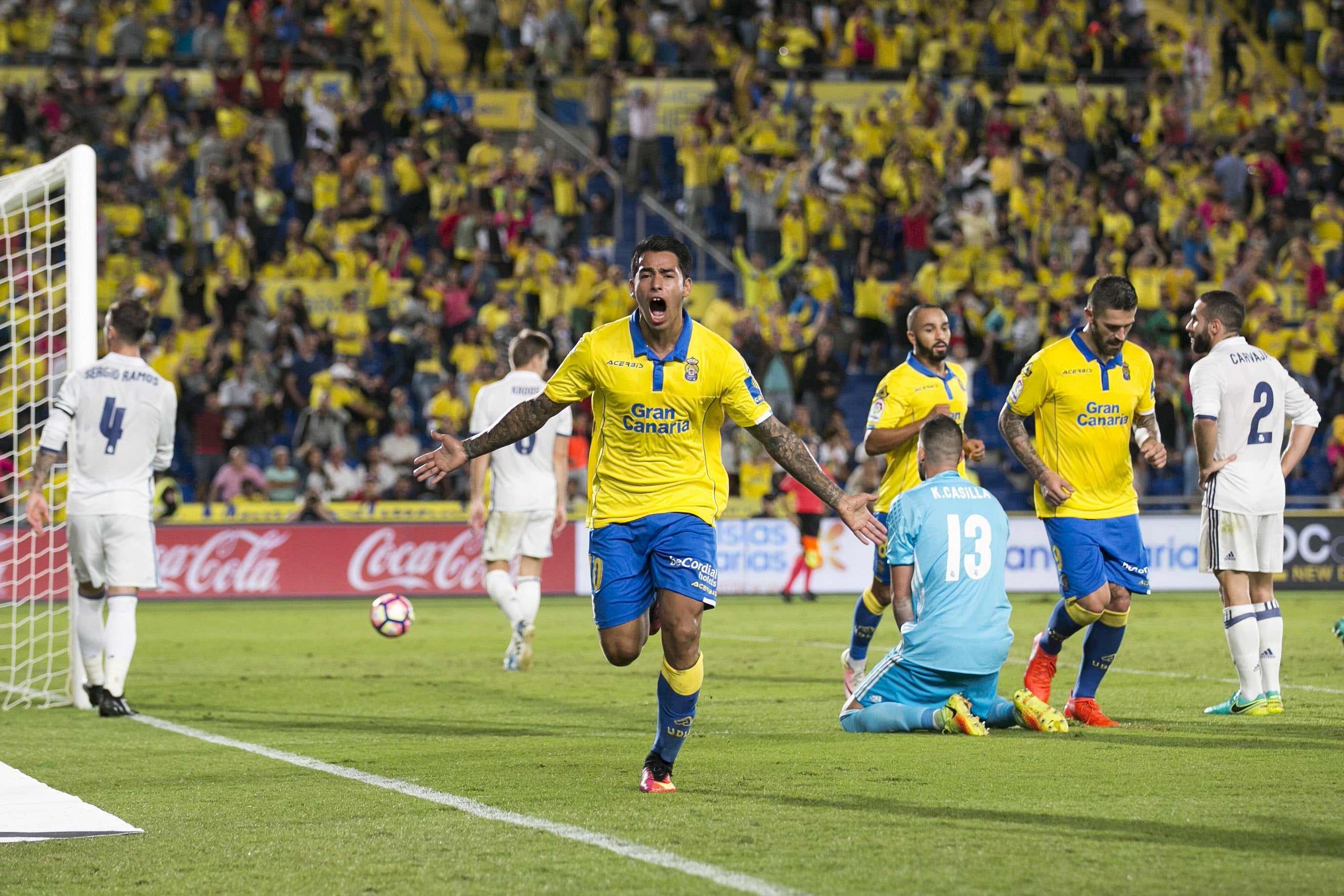 El delantero Sergio Araujo da positivo de nuevo en un control de alcoholemia El delantero Sergio Araujo da positivo de nuevo en un control de alcoholemia