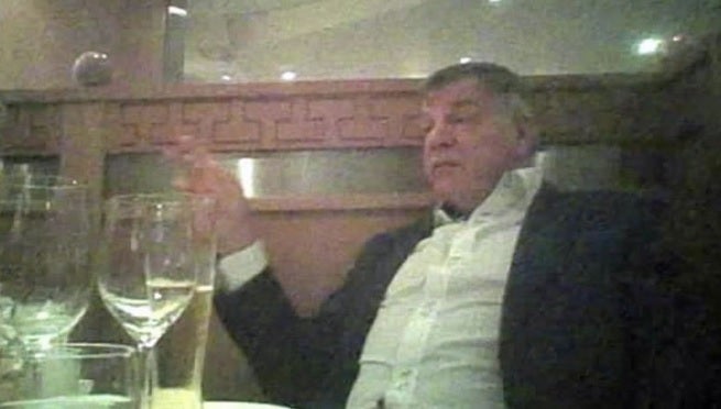 Allardyce, seleccionador de Inglaterra, cazado aconsejando cómo saltarse las leyes de la FA en fichajes Allardyce, seleccionador de Inglaterra, cazado aconsejando cómo saltarse las leyes de la FA en fichajes