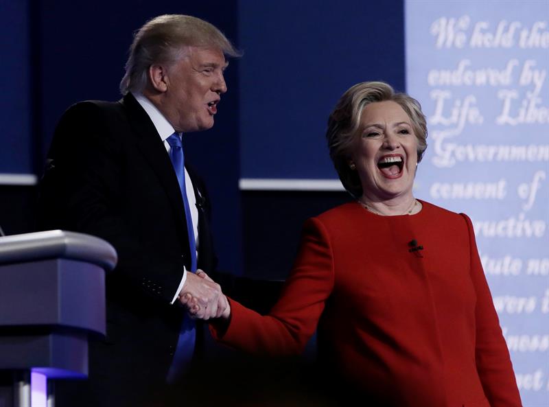Clinton hace de la calma su mejor aliado contra un Trump abrupto y errático Clinton hace de la calma su mejor aliado contra un Trump abrupto y errático