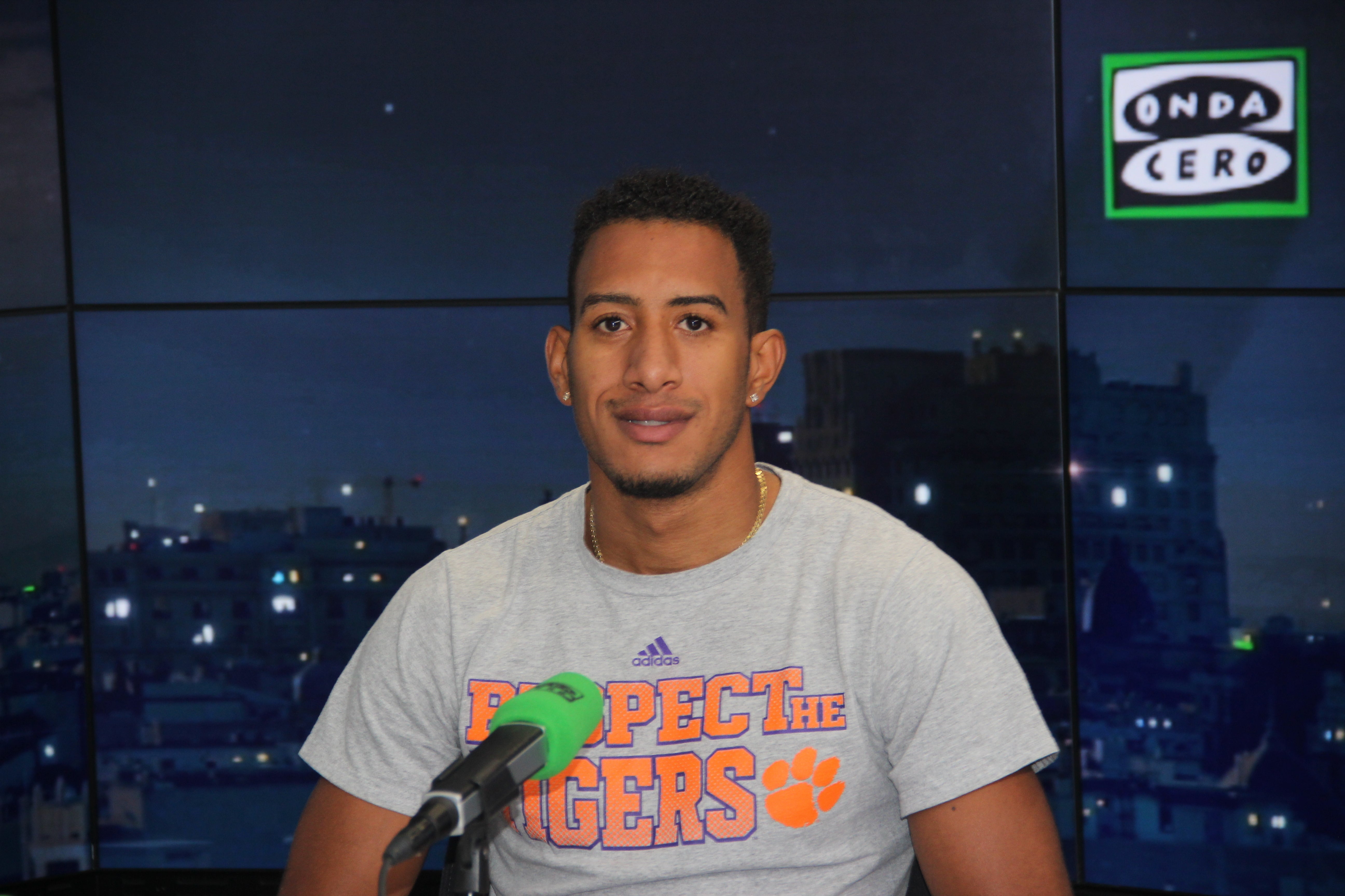 Orlando Ortega: "Cuando me nacionalicé español, tuve miedo por las represalias que podían sufrir mis padres en Cuba" Orlando Ortega: "Cuando me nacionalicé español, tuve miedo por las represalias que podían sufrir mis padres en Cuba"