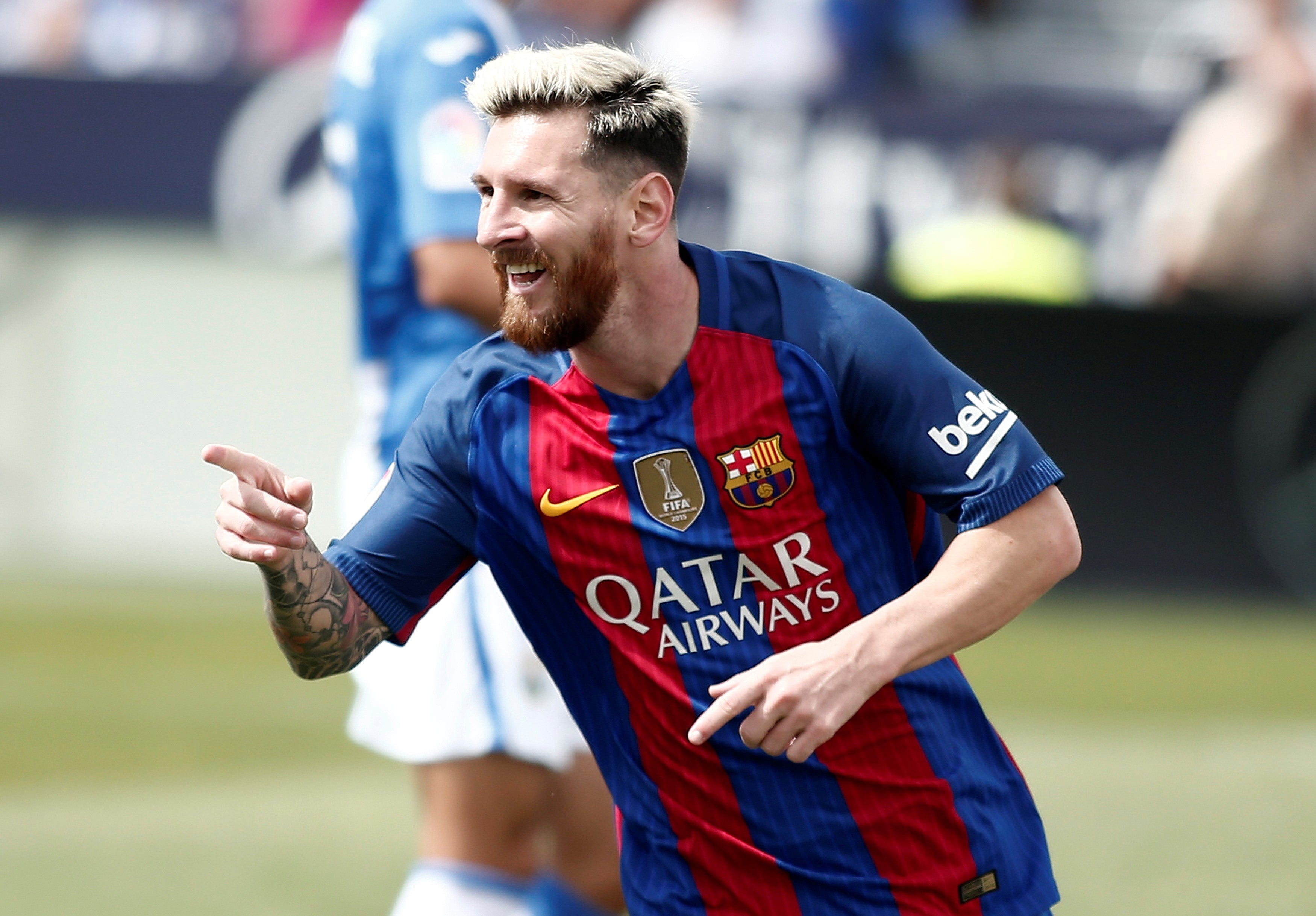 Messi felicita a Totti por su 40 cumpleaños: "Espero verte jugar un par de años más" Messi felicita a Totti por su 40 cumpleaños: "Espero verte jugar un par de años más"