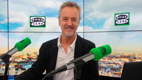 El actor Carlos Hip&oacute;lito en los estudios de Onda Cero