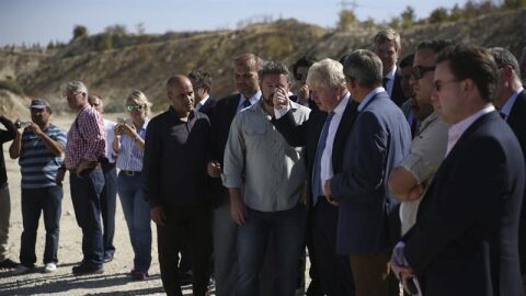El ministro de Exteriores brit&aacute;nico, Boris Johnson, visita a un campamento de refugiados sirios en Nizip, Turqu&iacute;a