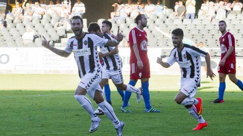 Los jugadores del Castell&oacute;n celebran un gol, esta temporada
