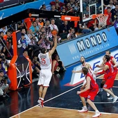Printezis anotando la canasta final en la Final Four de 2012 celebrada en Estambul. Printezis anotando la canasta final en la Final Four de 2012 celebrada en Estambul.