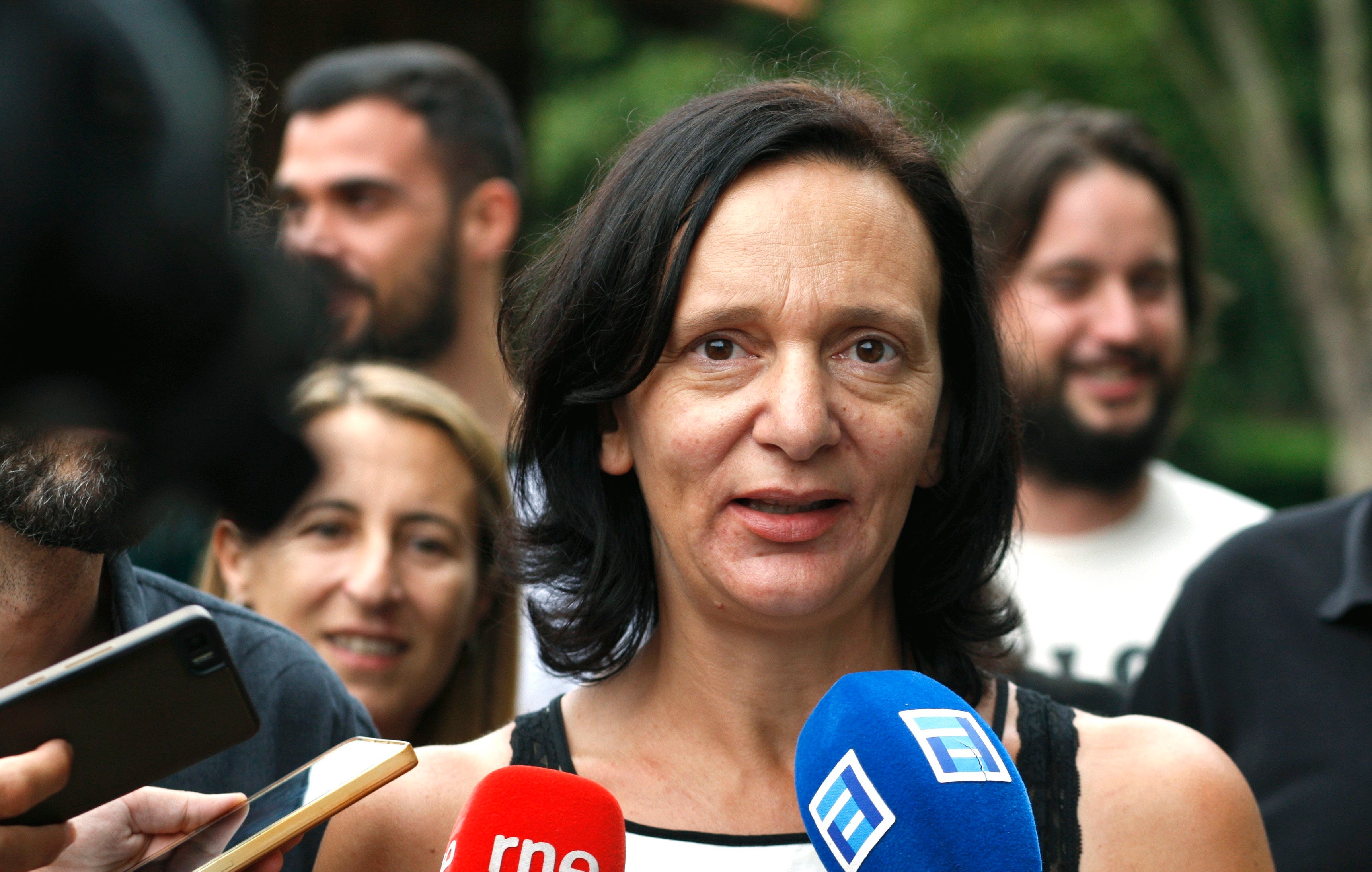 Carolina Bescansa: "Cada vez son más los que en Podemos están incómodos con la rivalidad entre Iglesias y Errejón" Carolina Bescansa: "Cada vez son más los que en Podemos están incómodos con la rivalidad entre Iglesias y Errejón"