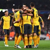 Los jugadores del Arsenal celebran el gol de Walcott Los jugadores del Arsenal celebran el gol de Walcott