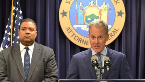 Un polic&iacute;a mata a un afroamericano en California y brotan m&aacute;s protestas