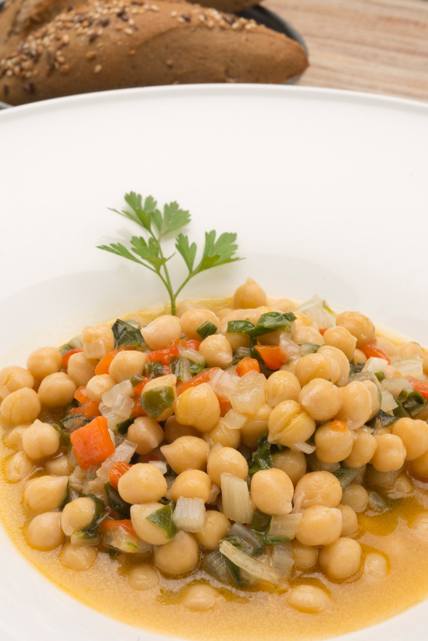 Marina Merino revindica los garbanzos para desayunar: "Mi hijo me señaló el tupper de los garbanzos y se los di" Marina Merino revindica los garbanzos para desayunar: "Mi hijo me señaló el tupper de los garbanzos y se los di"