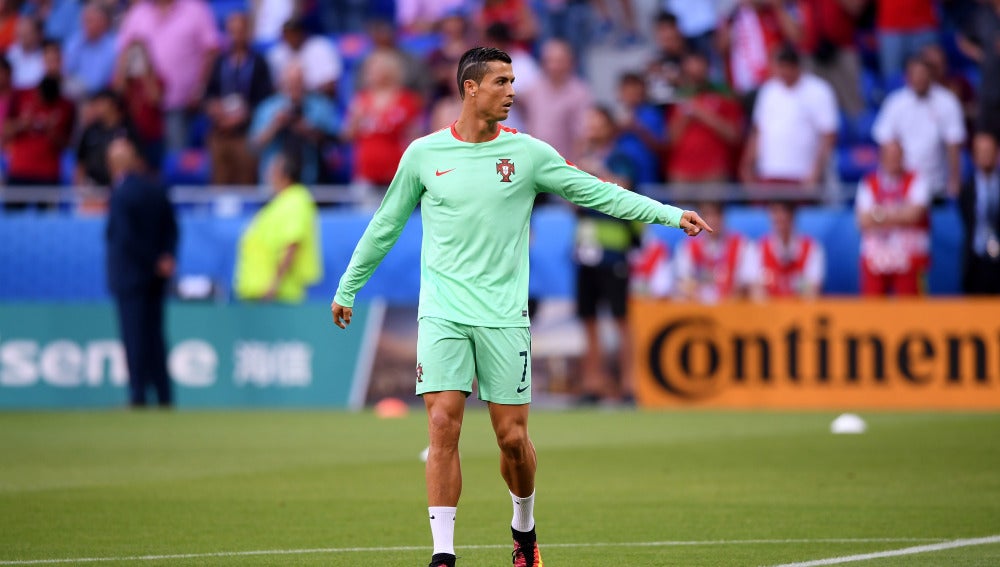 Cristiano Ronaldo, en un calentamiento de Portugal en la Euro 2016