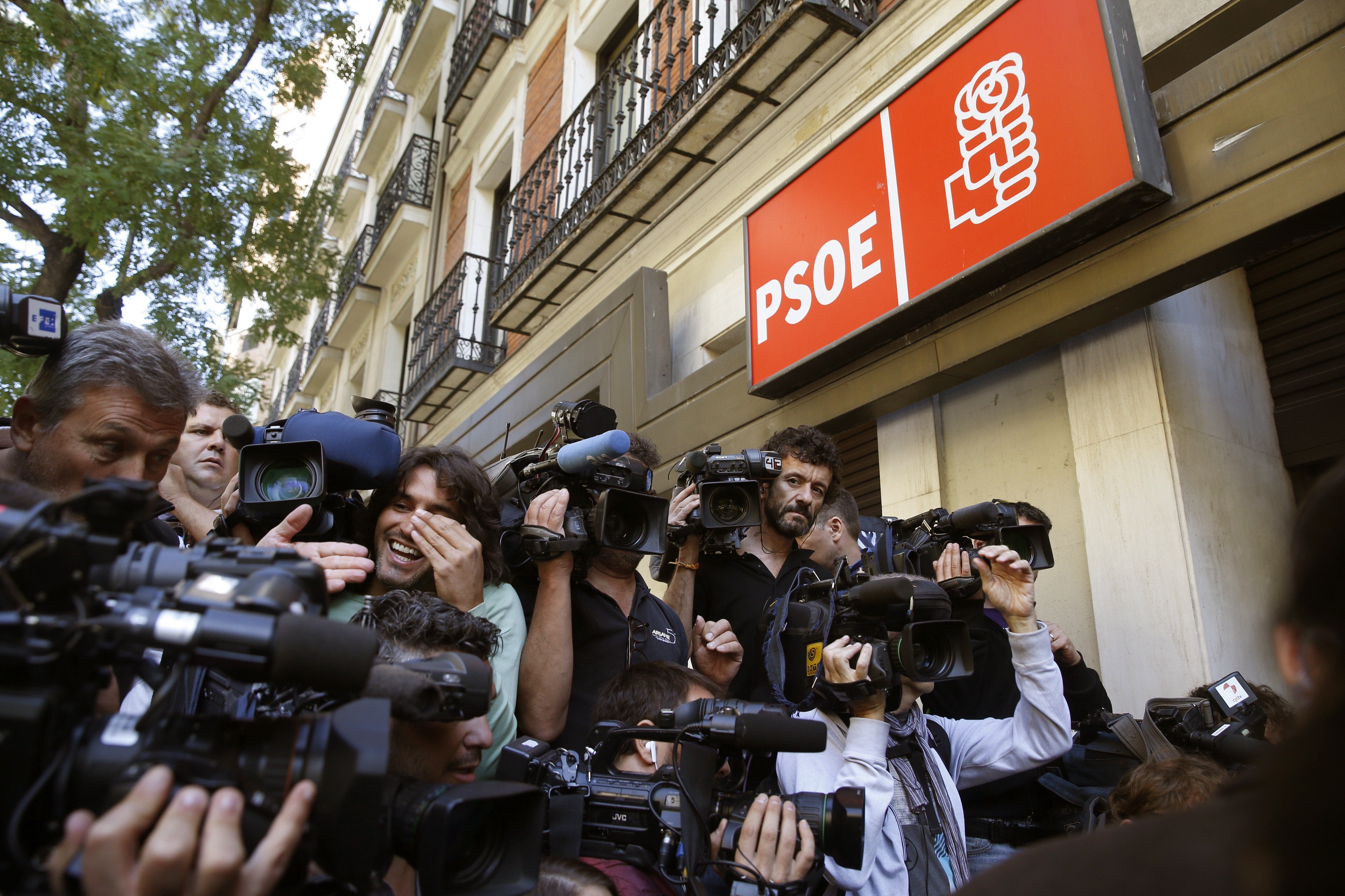 Piden la palabra en el Comité Federal del PSOE 150 miembros de un total de 253 Piden la palabra en el Comité Federal del PSOE 150 miembros de un total de 253