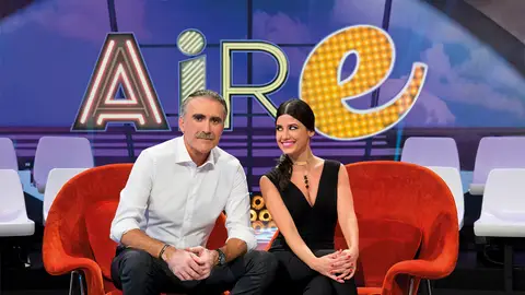 Juan y Medio y Ares Teixidó presentan 'El amor está en el aire' Juan y Medio y Ares Teixidó presentan 'El amor está en el aire'