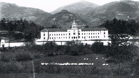Colegio Lec&aacute;roz