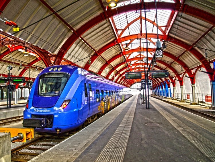 La Eurocámara debate regalar un billete de Interrail a los europeos que cumplan 18 años La Eurocámara debate regalar un billete de Interrail a los europeos que cumplan 18 años