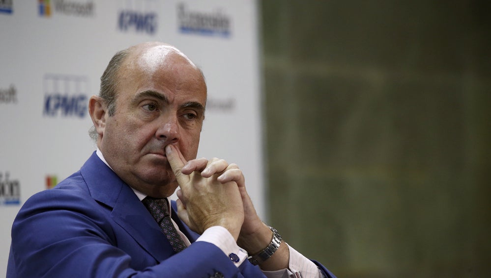 De Guindos dice que los cálculos del déficit del Gobierno irán en línea con los de la CE De Guindos dice que los cálculos del déficit del Gobierno irán en línea con los de la CE