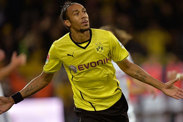 Margarita Crespo, madre de Aubameyang: "Aubameyang le prometió a su abuelo que algún día jugaría en el Real Madrid" Margarita Crespo, madre de Aubameyang: "Aubameyang le prometió a su abuelo que algún día jugaría en el Real Madrid"