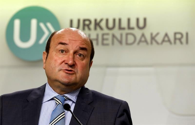 PNV negociará la estabilidad del Gobierno Vasco con PSE y Bildu, al que pide un acuerdo previo sobre convivencia PNV negociará la estabilidad del Gobierno Vasco con PSE y Bildu, al que pide un acuerdo previo sobre convivencia