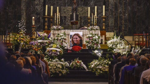 Funeral por Mar&iacute;a Villar