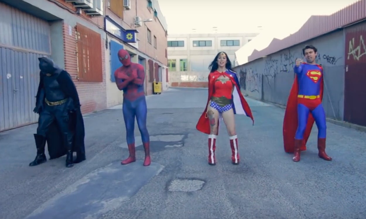 Internet: ¿Qué pasaría si Spiderman se cambiase de editorial y se fuese a la DC con Batman y Superman? Internet: ¿Qué pasaría si Spiderman se cambiase de editorial y se fuese a la DC con Batman y Superman?