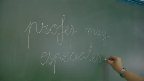 Frame 48.080269 de: Los profesores piden más y mejor empleo en el Día Mundial del Docente Frame 48.080269 de: Los profesores piden más y mejor empleo en el Día Mundial del Docente