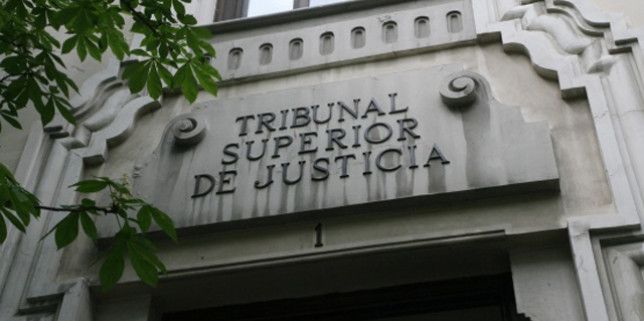 El TSJ de Madrid condena a Defensa a indemnizar a una interina como si fuera fija El TSJ de Madrid condena a Defensa a indemnizar a una interina como si fuera fija