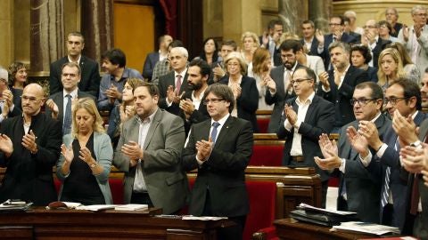 Aplausos en el Parlament de Catalu&ntilde;a