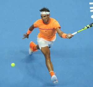 Nadal golpea la bola en el Abierto de China (Pekín) Nadal golpea la bola en el Abierto de China (Pekín)