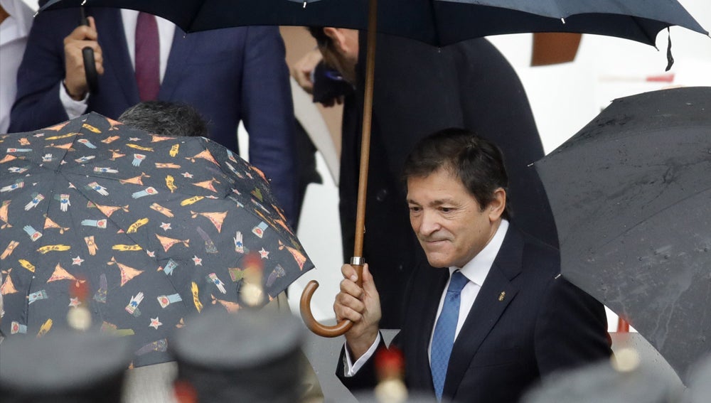 La gestora del PSOE tratará con Iceta las discrepancias sobre el voto a Rajoy La gestora del PSOE tratará con Iceta las discrepancias sobre el voto a Rajoy