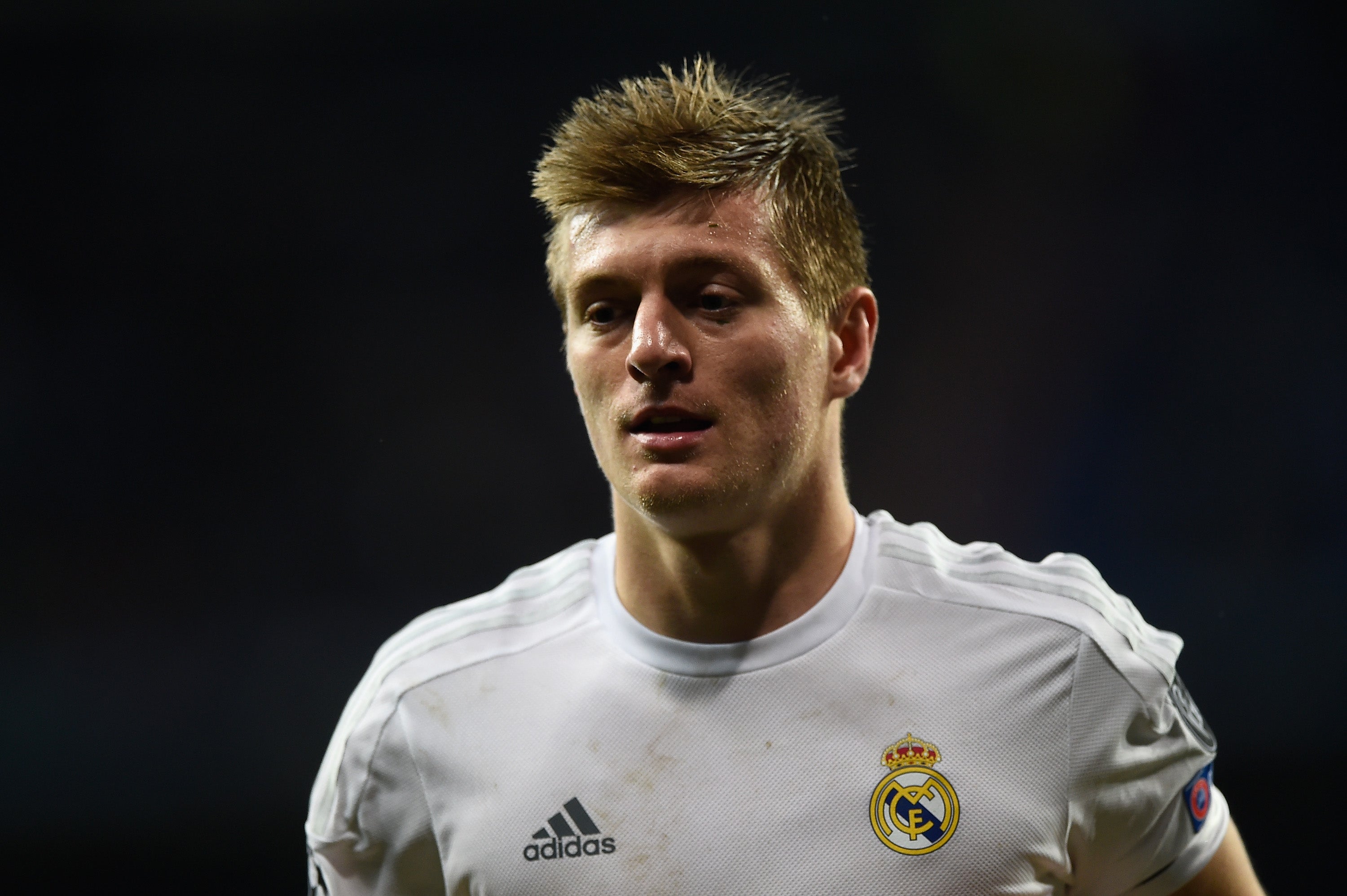 Toni Kroos renueva con el Real Madrid hasta junio de 2022 Toni Kroos renueva con el Real Madrid hasta junio de 2022