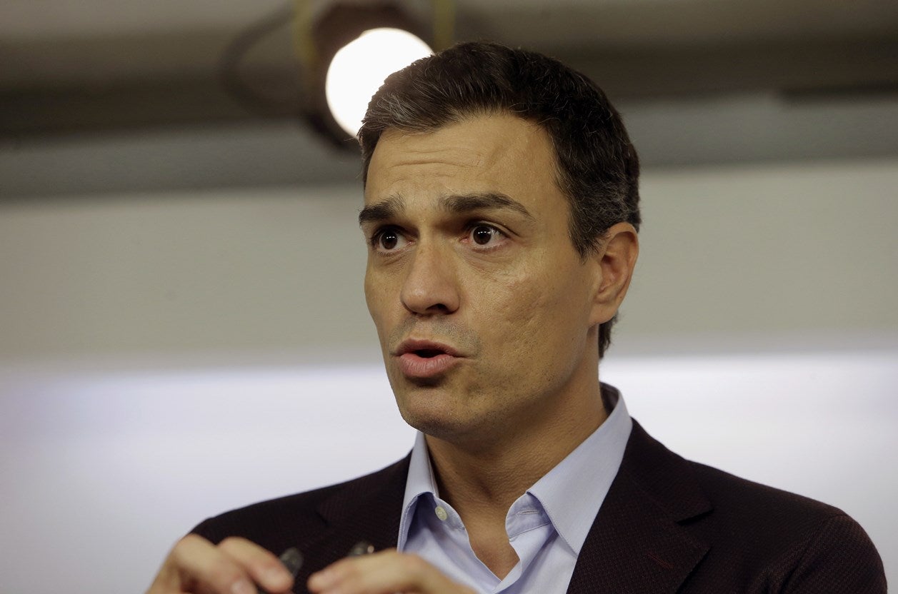Tertulia: ¿Se abstendrá Pedro Sánchez en la investidura de Rajoy? Tertulia: ¿Se abstendrá Pedro Sánchez en la investidura de Rajoy?