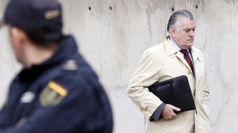 Luis B&aacute;rcenas