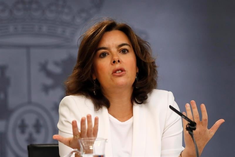 Sáenz de Santamaría: "Los juicios de hechos pasados no deben influir en la formación de un Gobierno" Sáenz de Santamaría: "Los juicios de hechos pasados no deben influir en la formación de un Gobierno"