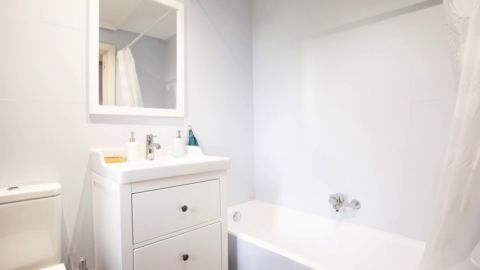 Frame 20.133639 de: Renovamos el ba&ntilde;o de casa de Karen 