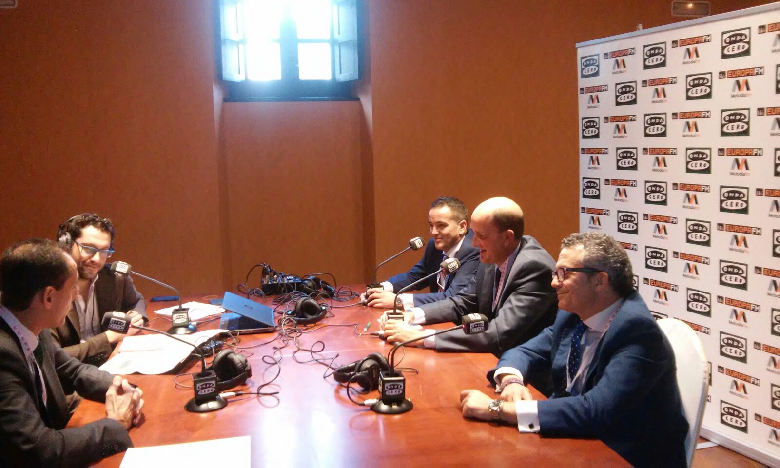 Aquí en la Onda Castilla y León, especial sobre el mercado de Cereales, desde el Hotel AC Palacio de Santa Ana. 18/10/2016 Aquí en la Onda Castilla y León, especial sobre el mercado de Cereales, desde el Hotel AC Palacio de Santa Ana. 18/10/2016