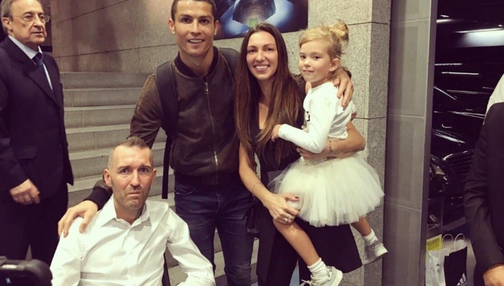 Cristiano Ronaldo junto a Ricksen, exfutbolista enfermo de ELA