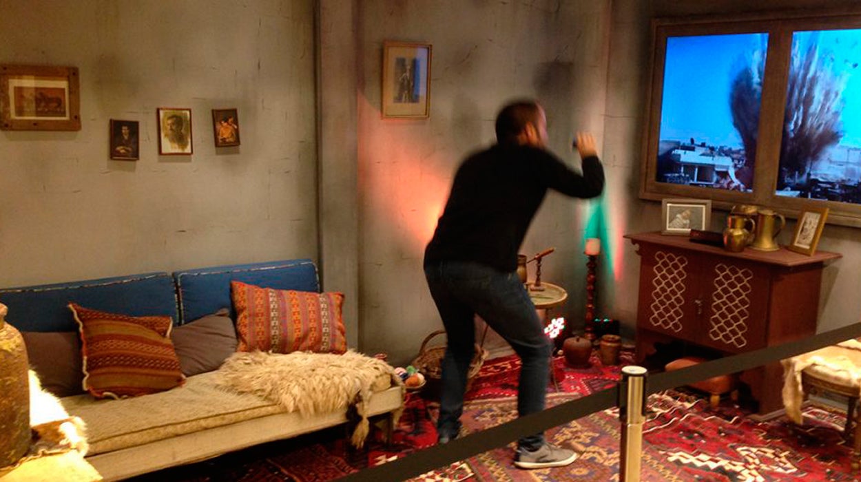 Crean en Argentina un simulador de cómo se vive un bombardeo en una casa siria Crean en Argentina un simulador de cómo se vive un bombardeo en una casa siria