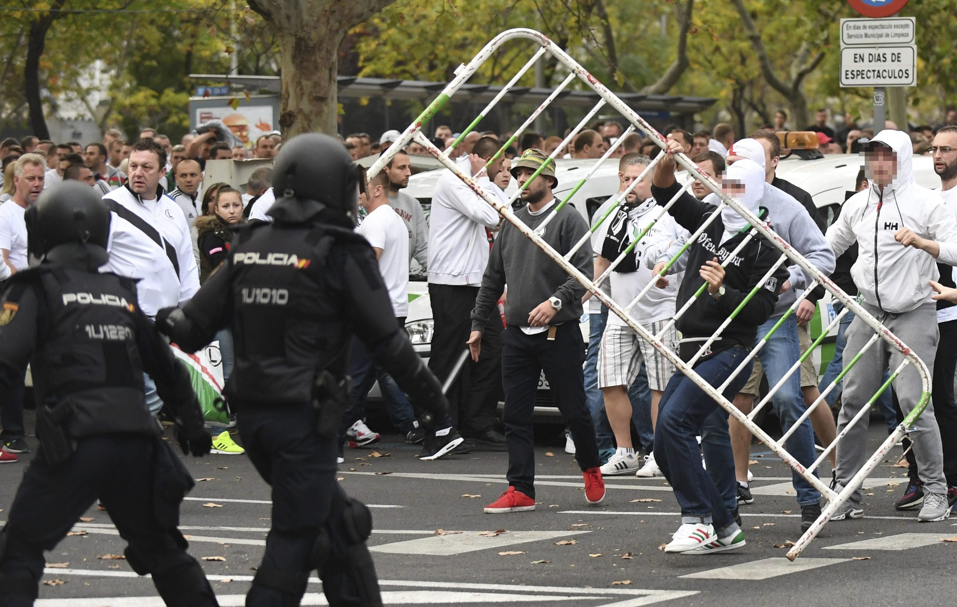 La UEFA multa al Legia de Varsovia con 80.000 euros por los incidentes de sus ultras en Madrid La UEFA multa al Legia de Varsovia con 80.000 euros por los incidentes de sus ultras en Madrid