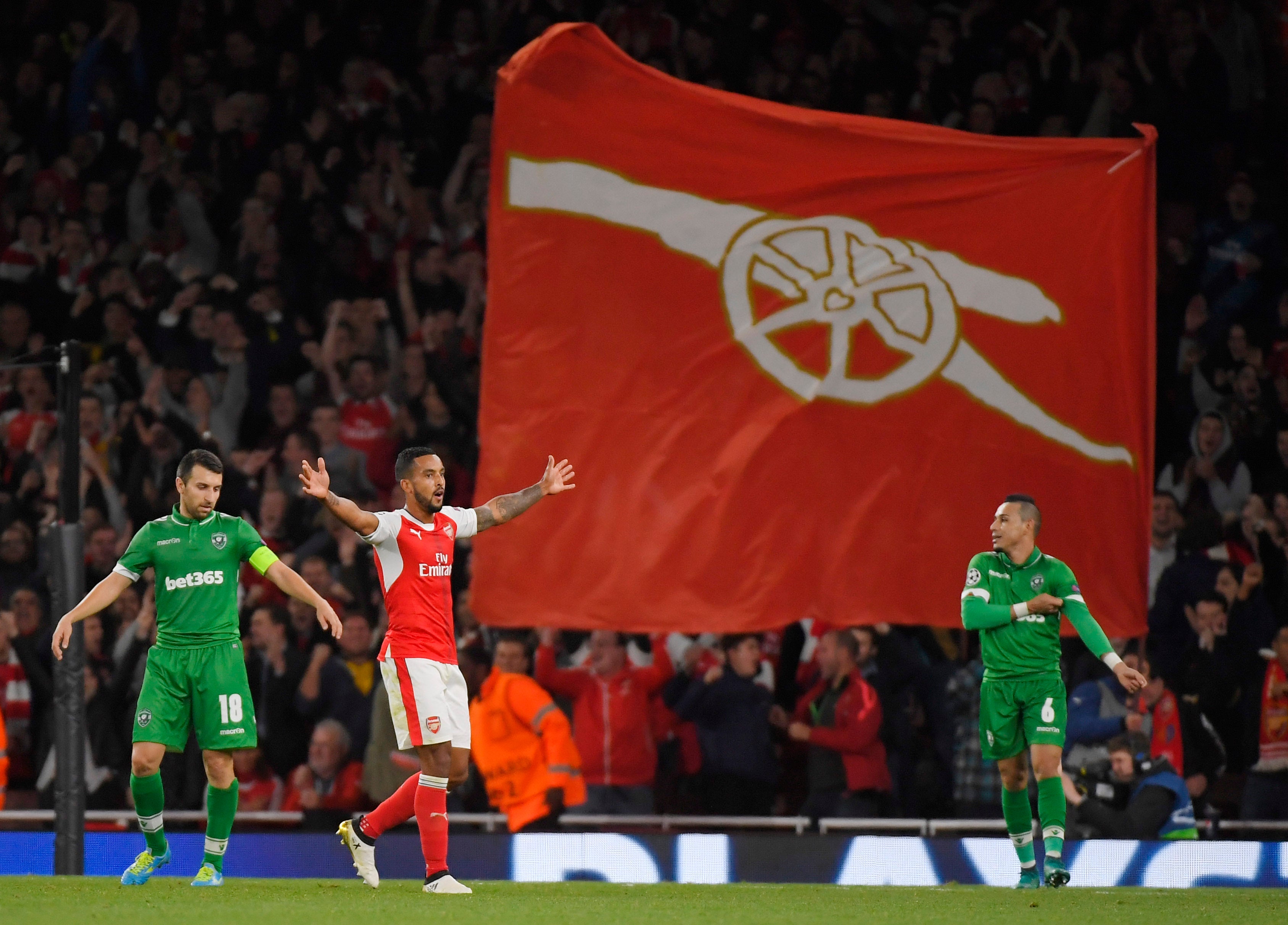 El Arsenal golea al Ludogorets y pone la directa hacia los octavos de final El Arsenal golea al Ludogorets y pone la directa hacia los octavos de final
