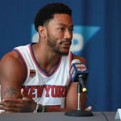 Derrick Rose, en mitad de una rueda de prensa Derrick Rose, en mitad de una rueda de prensa
