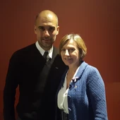 Pep Guardiola junto a Carme Forcadell Pep Guardiola junto a Carme Forcadell