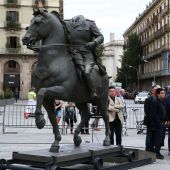 Estatua de Franco sin cabeza