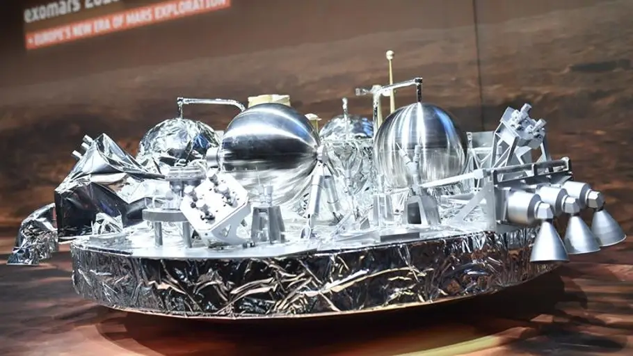 Vista de una maqueta del módulo Schiaparelli en el pabellón de la Agencia Espacial Europea Vista de una maqueta del módulo Schiaparelli en el pabellón de la Agencia Espacial Europea
