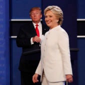 Donald Trump y Hillary Clinton en el último debate televisado antes de las elecciones estadounidenses