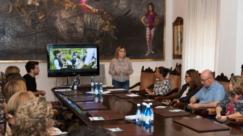 La diputada Elena Vicente Ruiz, en la presentaci&oacute;n de la TV.movie.