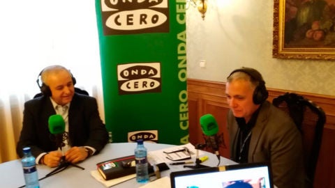 El presidente de Aldeas Infantiles SOS en Espa&ntilde;a, Pedro Puig, durante una entrevista con Juan Ram&oacute;n Lucas en M&aacute;s de uno