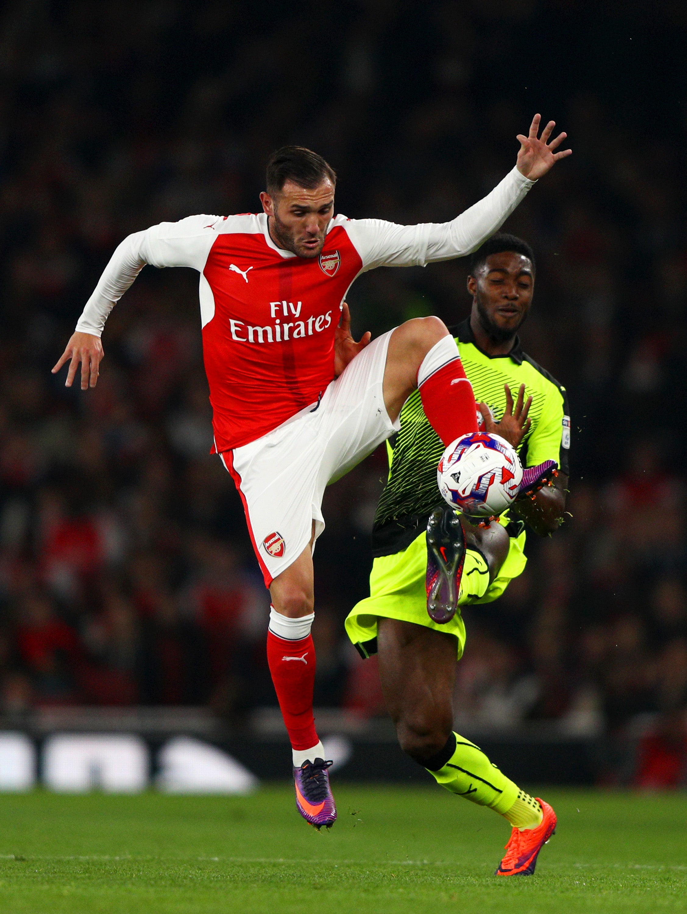El Arsenal pierde a Lucas Pérez durante seis semanas por lesión El Arsenal pierde a Lucas Pérez durante seis semanas por lesión